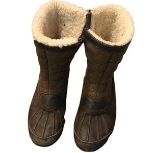 Ugh Snow Boots sz 8